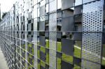 Metal i drewno – przesłony do panelowych systemów ogrodzeniowych z charakterem