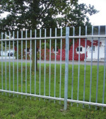 Zabezpieczenie ogrodzenia i bramy na zimę czyli o powłokach i technologiach powlekania Betafence