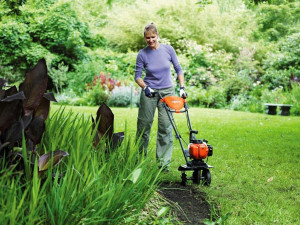 Wybieramy traktor do pracy w ogrodzie i wokół domu