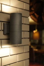 Dom i ogród otulone światłem - nowa seria lamp OUTDOOR
