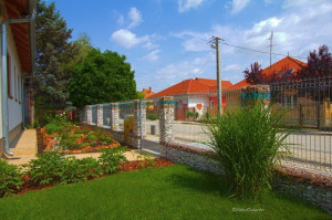 Mariaż paneli ogrodzeniowych i gabionów – alternatywa dla ogrodzeń z cegły klinkierowej