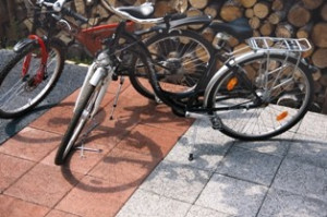 Ogród w greckim klimacie ze szlachetnie płukaną płytą tarasową Zeus