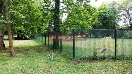 Securifor na straży włoskiej posiadłości - bezpieczne ogrodzenie